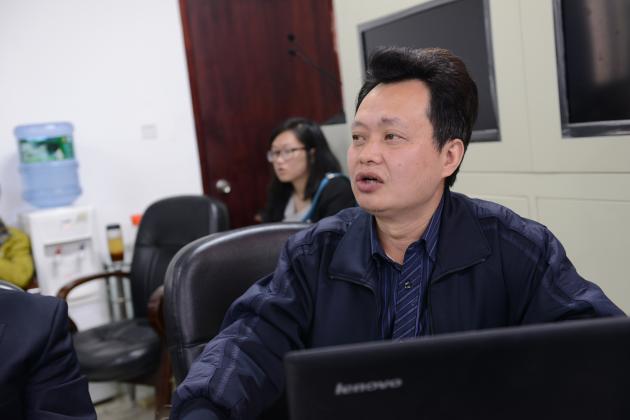 黃鐘副校長(zhǎng)做自查匯報(bào)