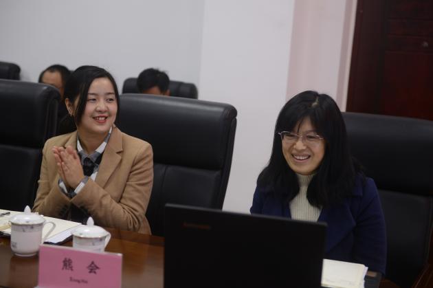 心理教師熊會(huì)老師做英文交流分享