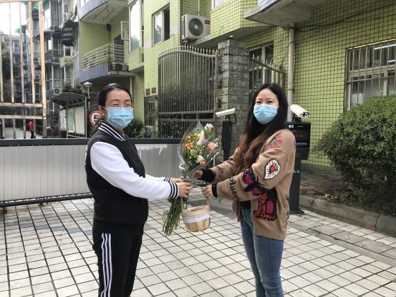 1-收到學(xué)校派送的特殊禮物！