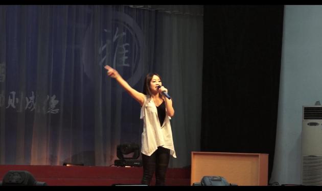 鐘慧鈺同學(xué)演唱《把耳朵叫醒》