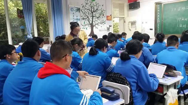 用平板玩轉(zhuǎn)“智慧課堂”