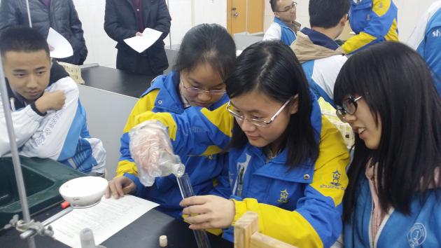 學(xué)生活動(dòng)熱烈開展