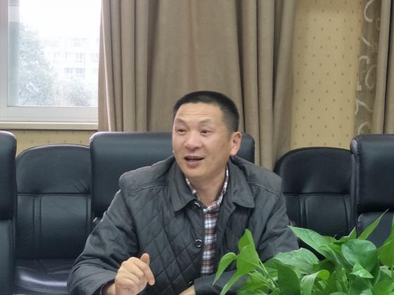 李局長(zhǎng)總結(jié)工作