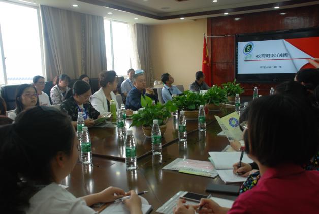 熊偉校長作報告