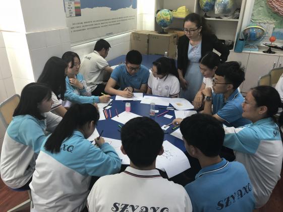 陳麗萍老師帶領(lǐng)小組活動