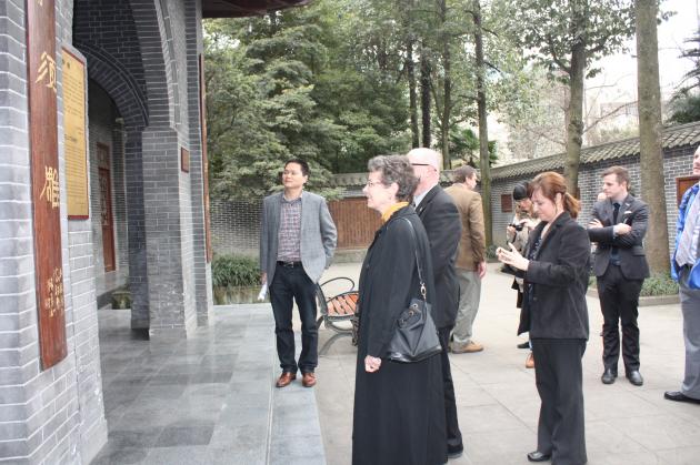 美國高中校長考察團訪問雙流中學(xué)