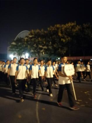 晚上也要抓緊時(shí)間訓(xùn)練一下