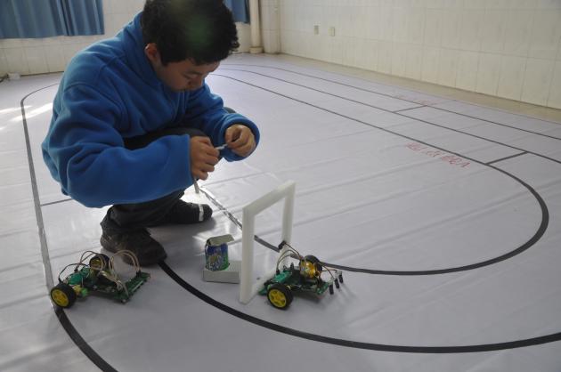 賽前認真調試（二）