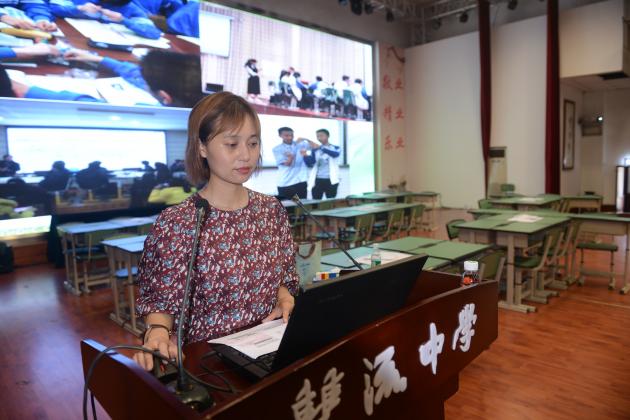 白玲老師作“模型建構(gòu)的實(shí)踐研究”專題講座