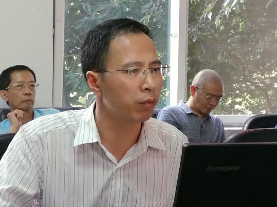 雙流研培中心中教室主任劉光文做專題報(bào)告