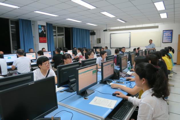 老師們晚上抓緊閱卷