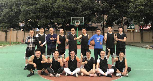 雙流中學(xué)青年教師合照