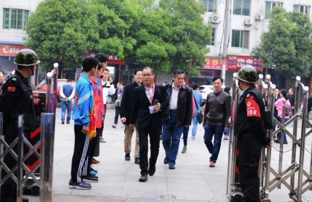 參會老師進(jìn)入會場