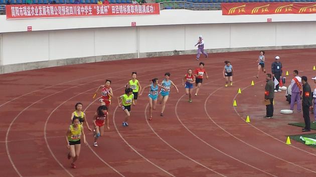 比賽現(xiàn)場(chǎng)的拼博