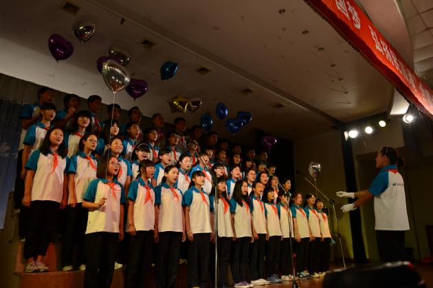 高一19班 演唱《最初的夢(mèng)想》