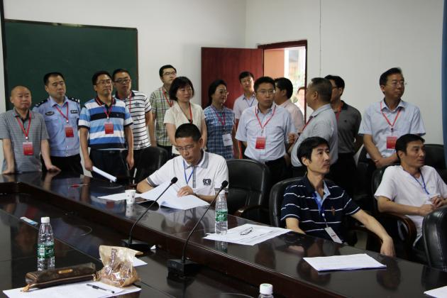 雙流縣委副書記徐剛蒞臨雙流中學(xué)視察2015高考情況