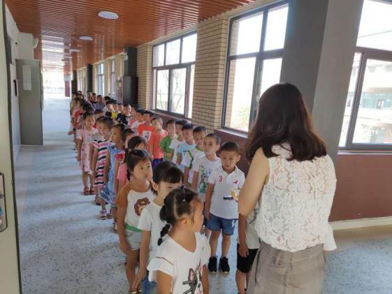 整齊有序的隊伍