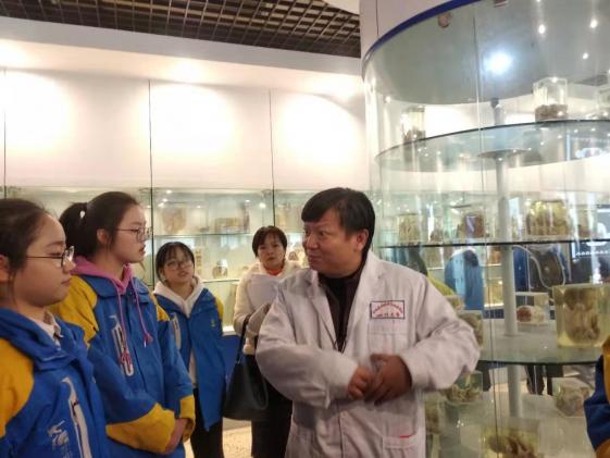 科學(xué)素養(yǎng)——雙流中學(xué)青年黨校學(xué)生參觀國家重點實驗室