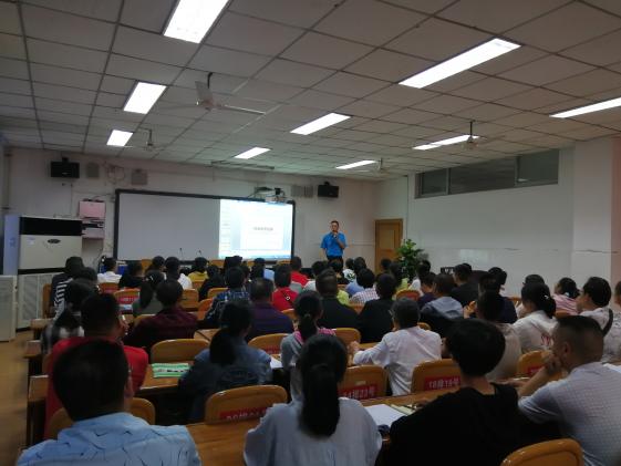 黨總支副書記向發(fā)友總結發(fā)言