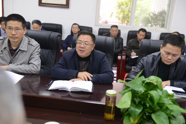 龍校長發(fā)言