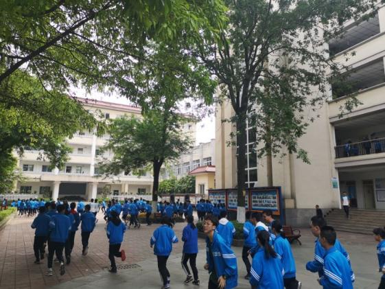 警報(bào)拉響 迅速撤離