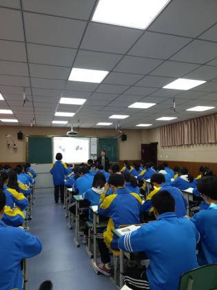 王秋月老師上課