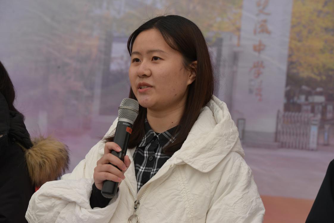 優(yōu)秀校友代表向藝瑋分享經(jīng)驗(yàn)