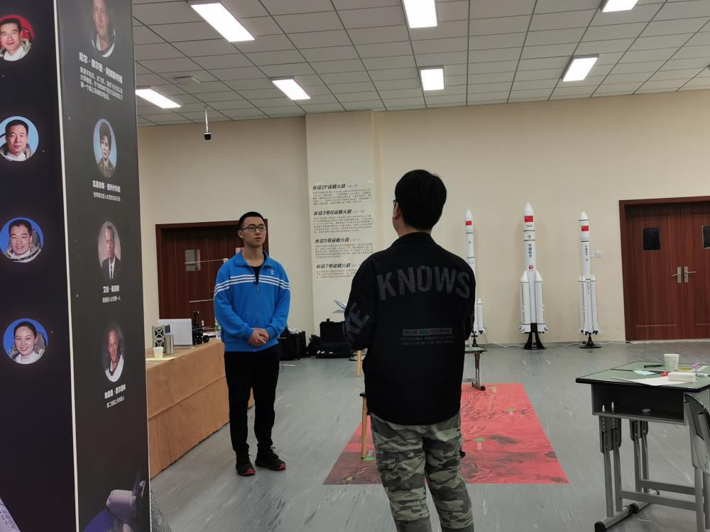  樊同學(xué)接受中央教育頻道采訪