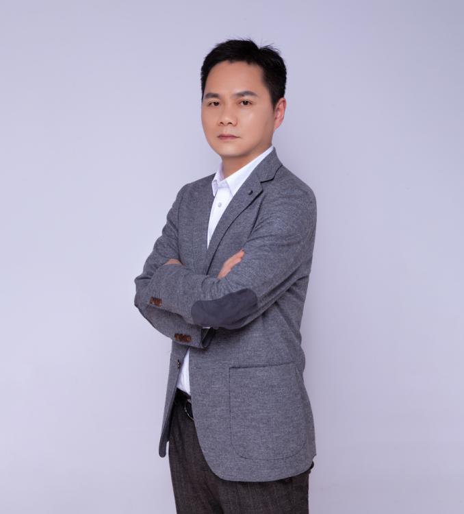 雙流中學(xué)副校長 徐天福