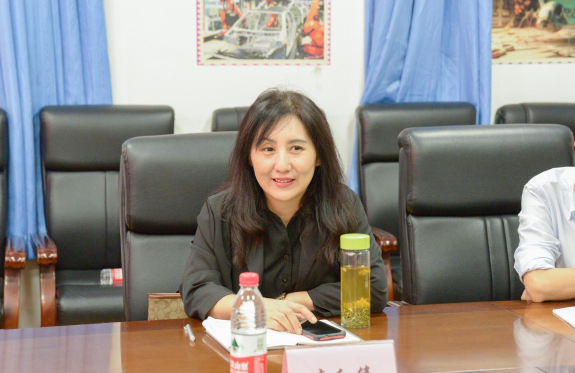 李主任指導(dǎo)工作