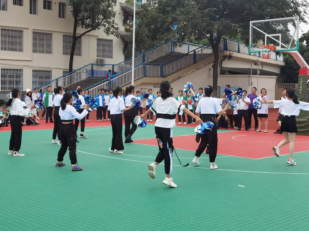 圖片3 啦啦隊(duì)表演.jpg