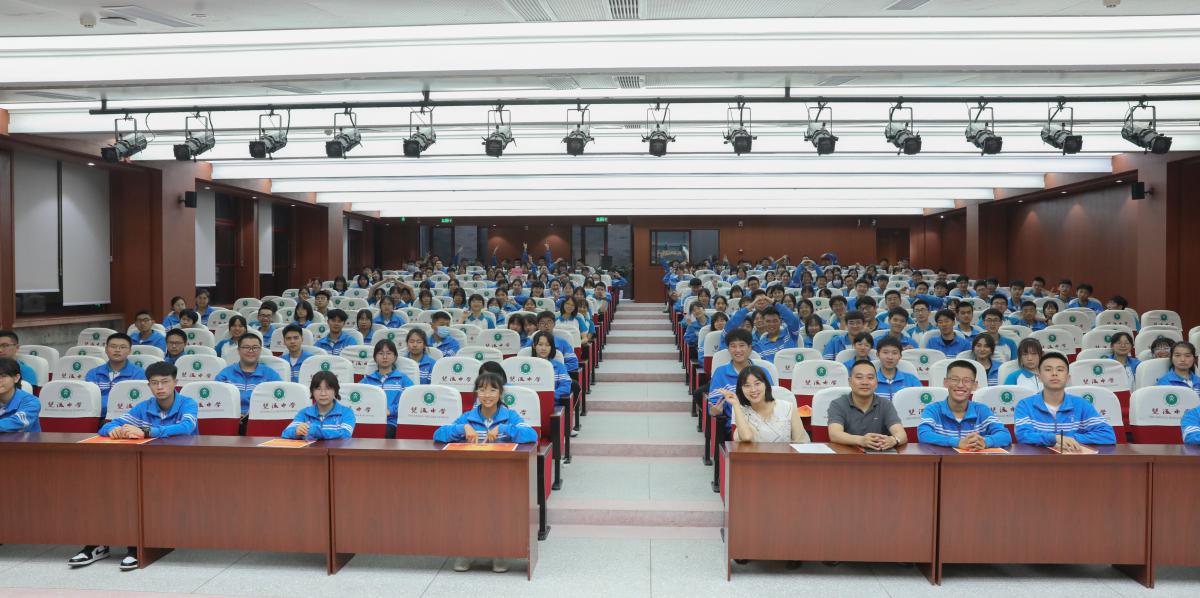 參會的全體社員