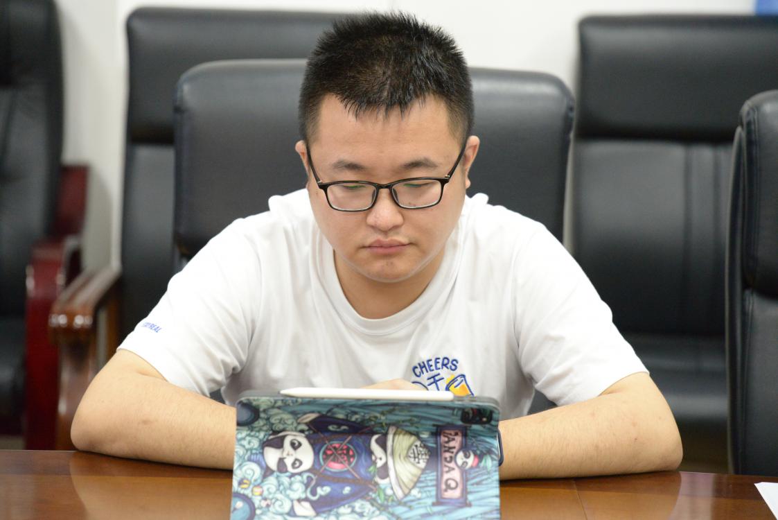 余曉冬班主任工作室成員——胡軒