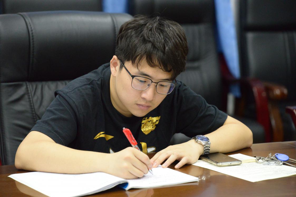 余曉冬班主任工作室成員——林俊言