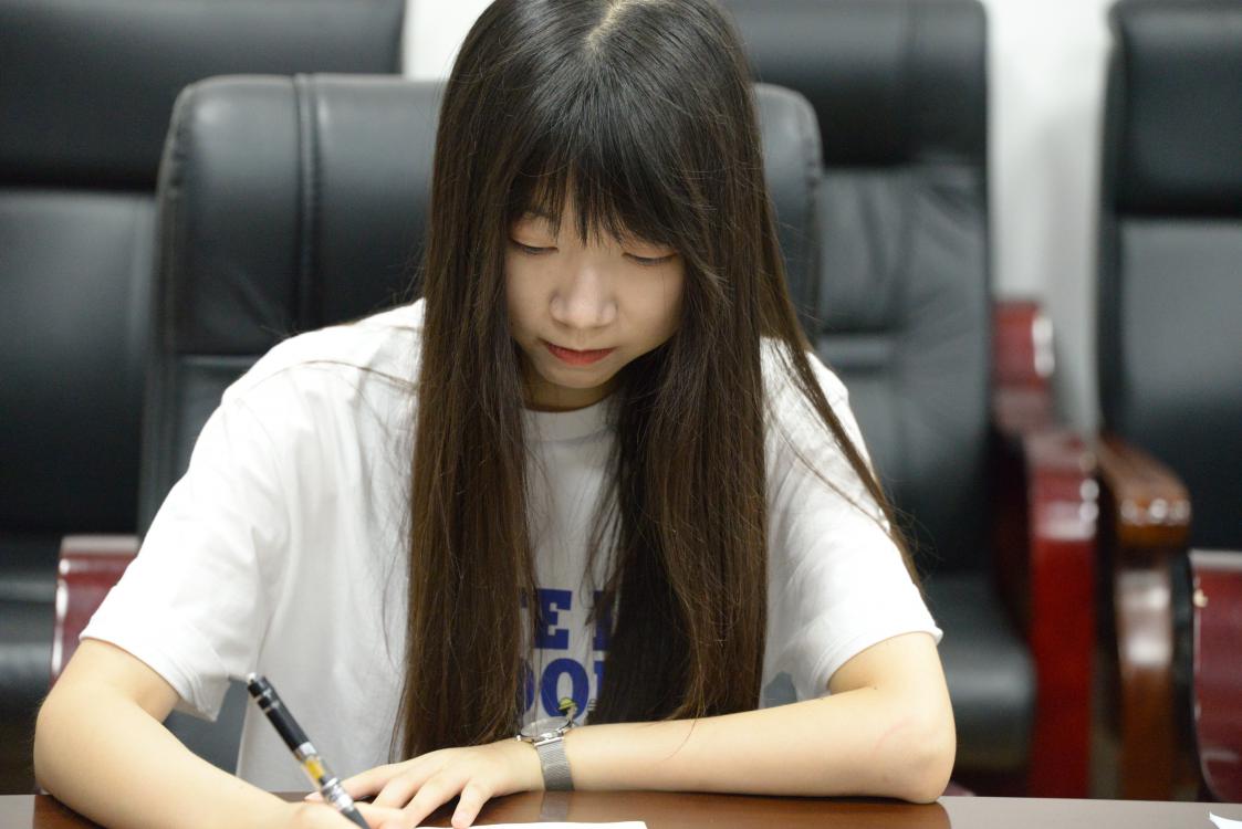 余曉冬班主任工作室成員——劉霞