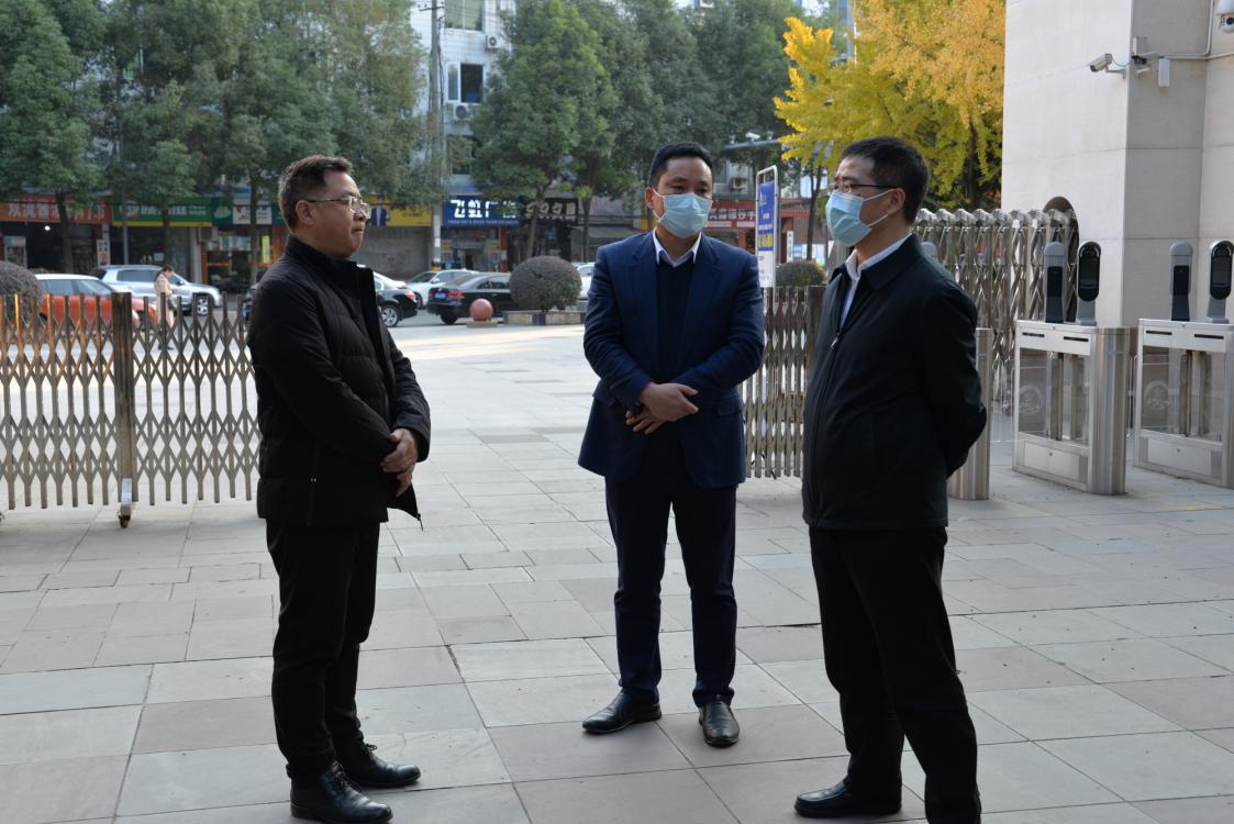 區(qū)長特意調(diào)研學(xué)校的雙減工作