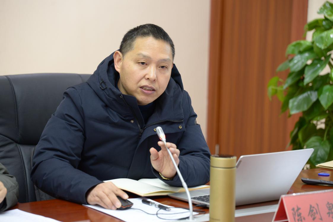 雙流中學(xué)陳劍泉老師對課題申請方案作解讀