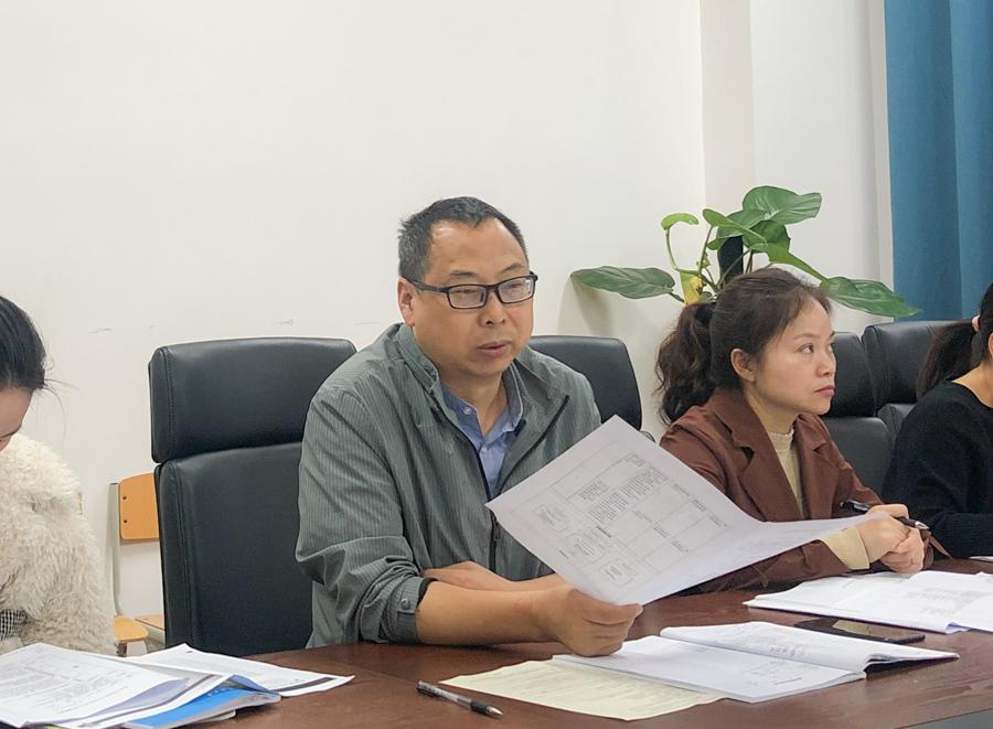 圖10 余曉冬組長對備課組進行全面指導并總結發(fā)言