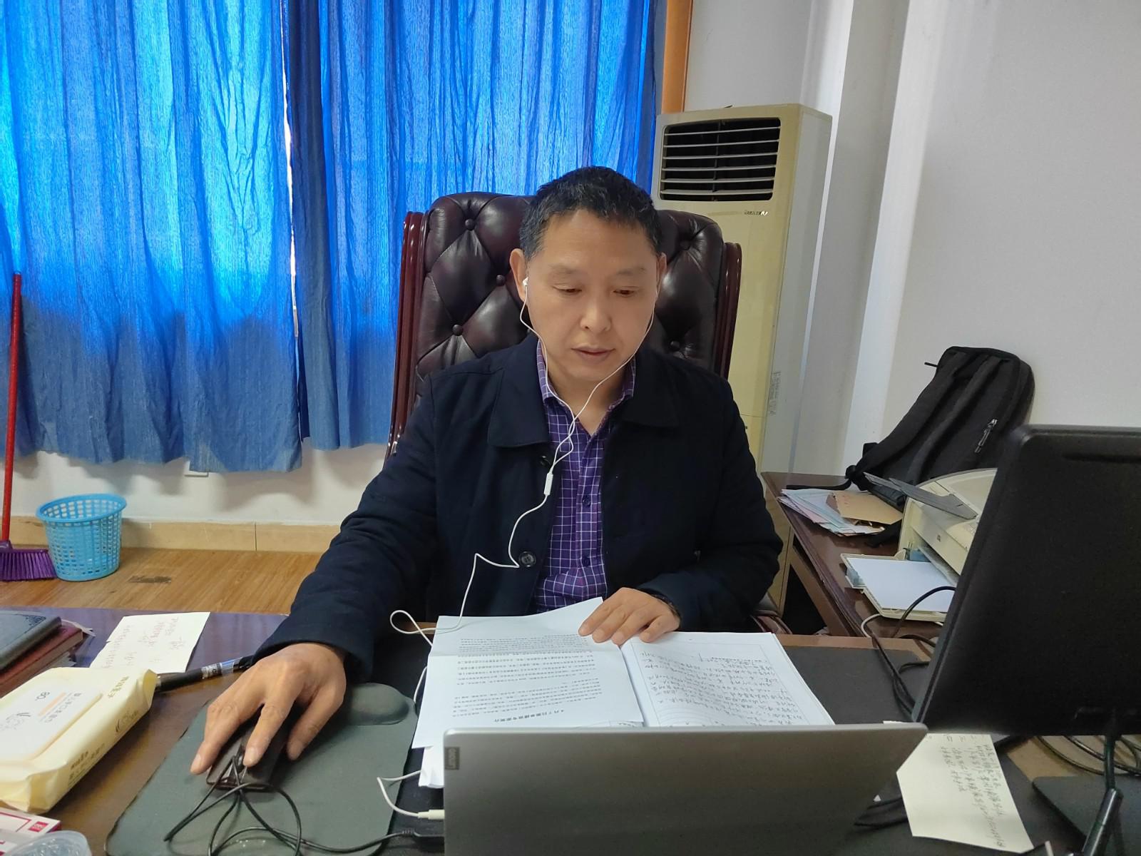 圖片4 四川省雙流中學陳劍泉老師主持活動