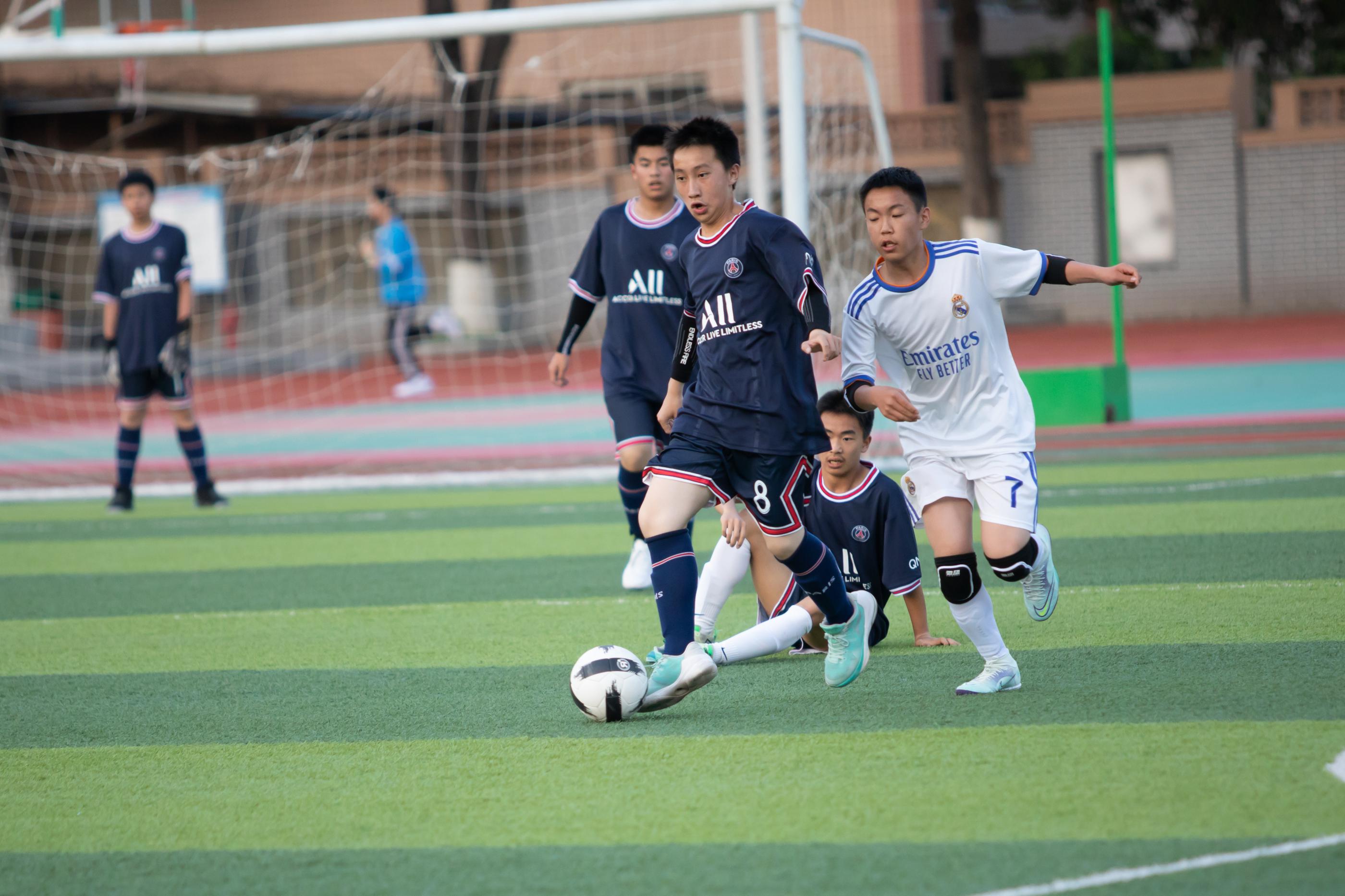 八年級足球比賽第一場 1班 VS 2班