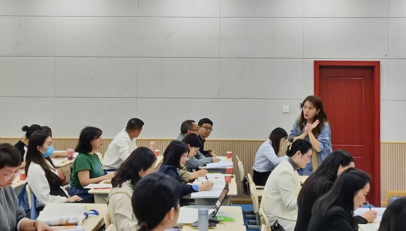 圖8 雙流區(qū)教研員張睛老師總結(jié)分享