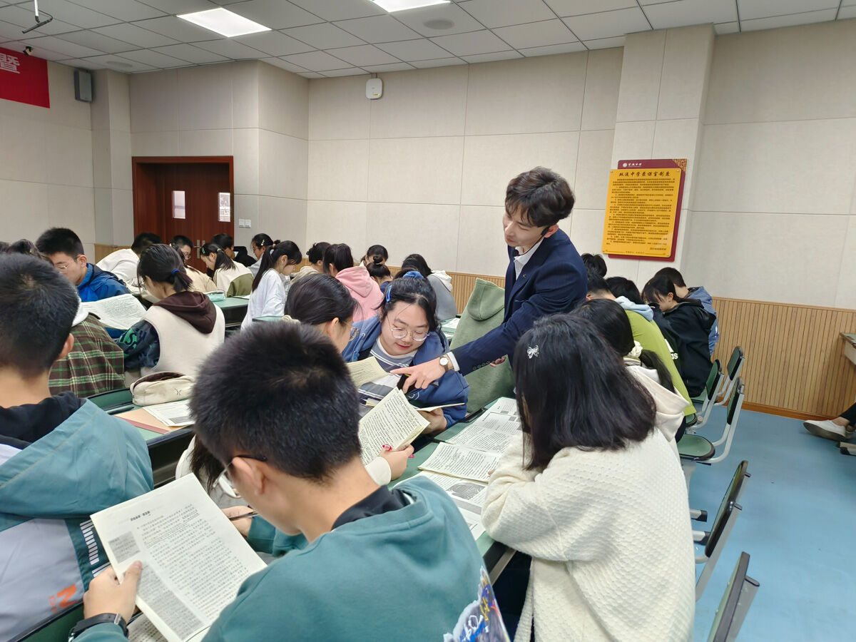 圖2 孫豐鑫老師帶來示范課