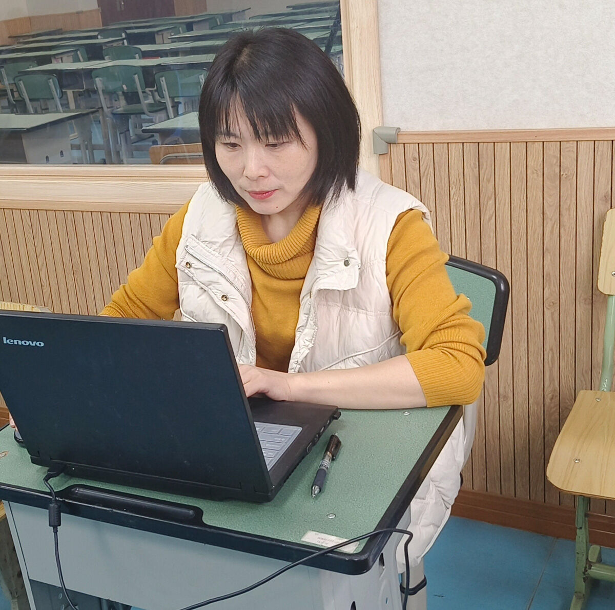 圖7 梅艷老師做專題講座