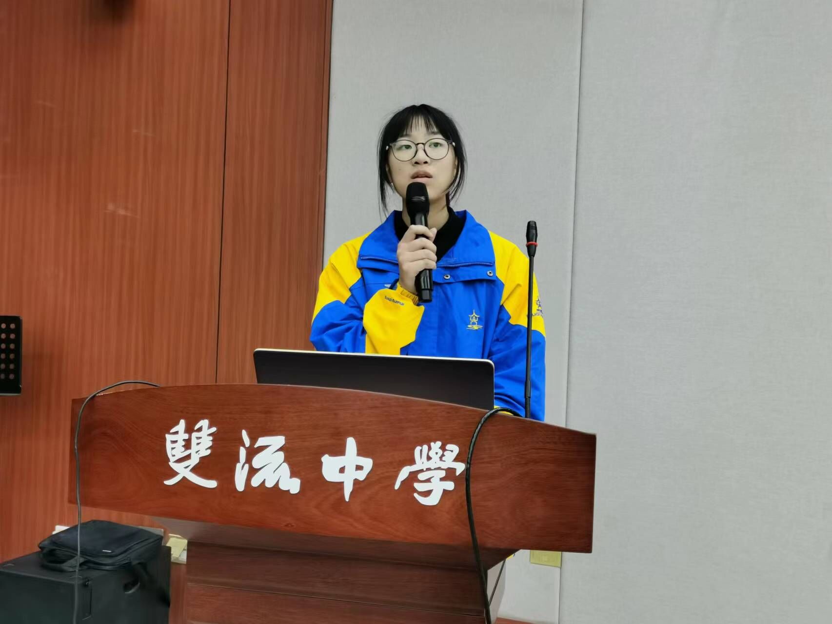 6：鄭淑婷同學(xué)分享學(xué)習(xí)經(jīng)驗(yàn)
