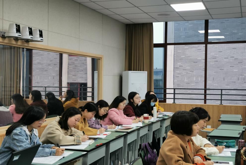 線下觀摩的老師