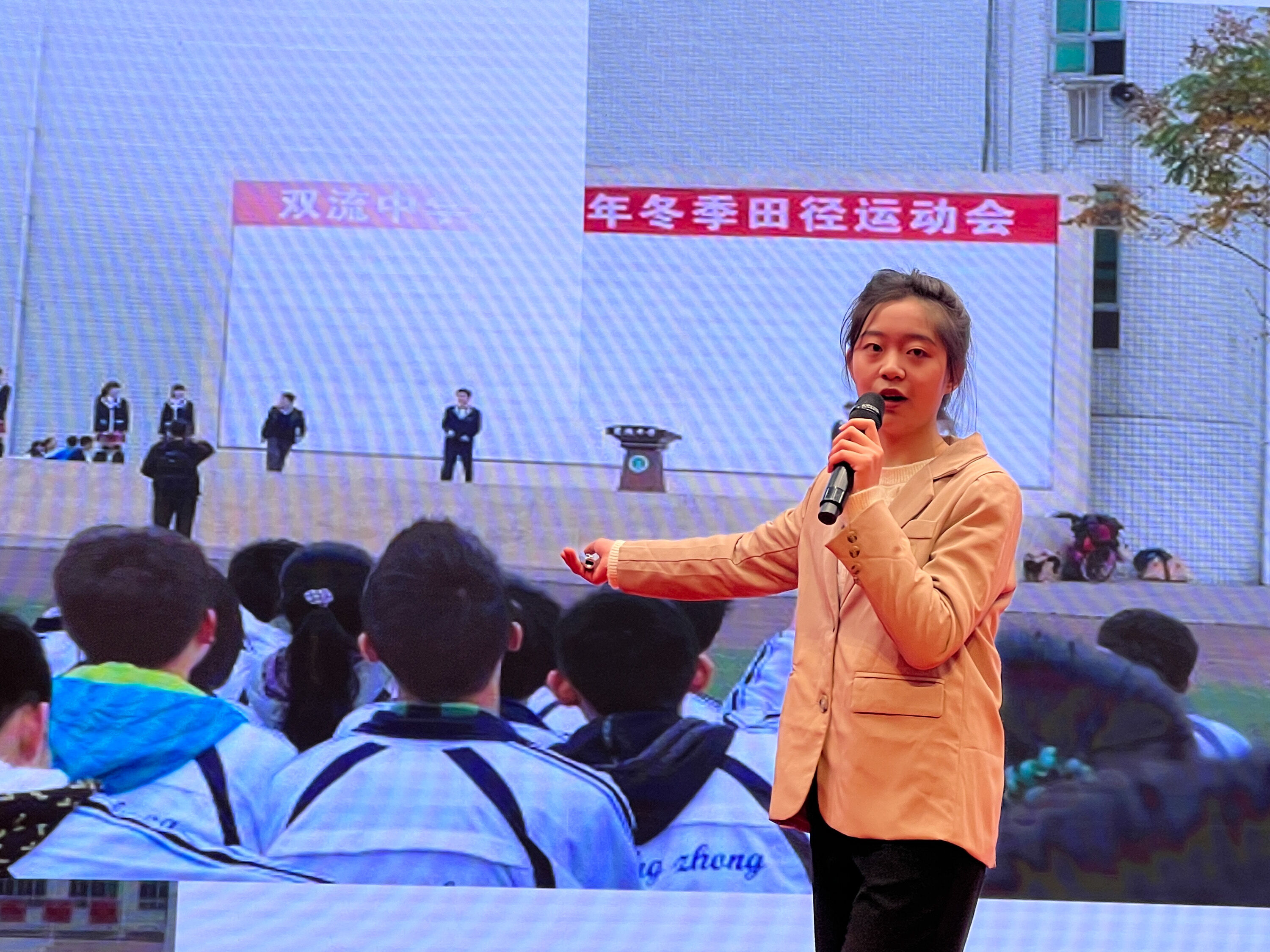 16號選手從教育系統(tǒng)入手，講述雙流中學(xué)及中國教育落實立德樹人根本任務(wù)