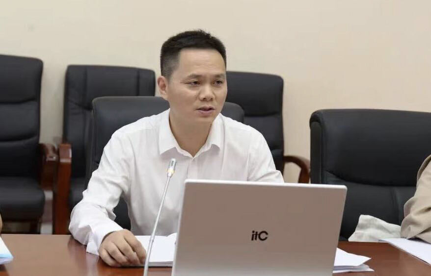 圖8 徐天福副校長(zhǎng)作總結(jié)發(fā)言