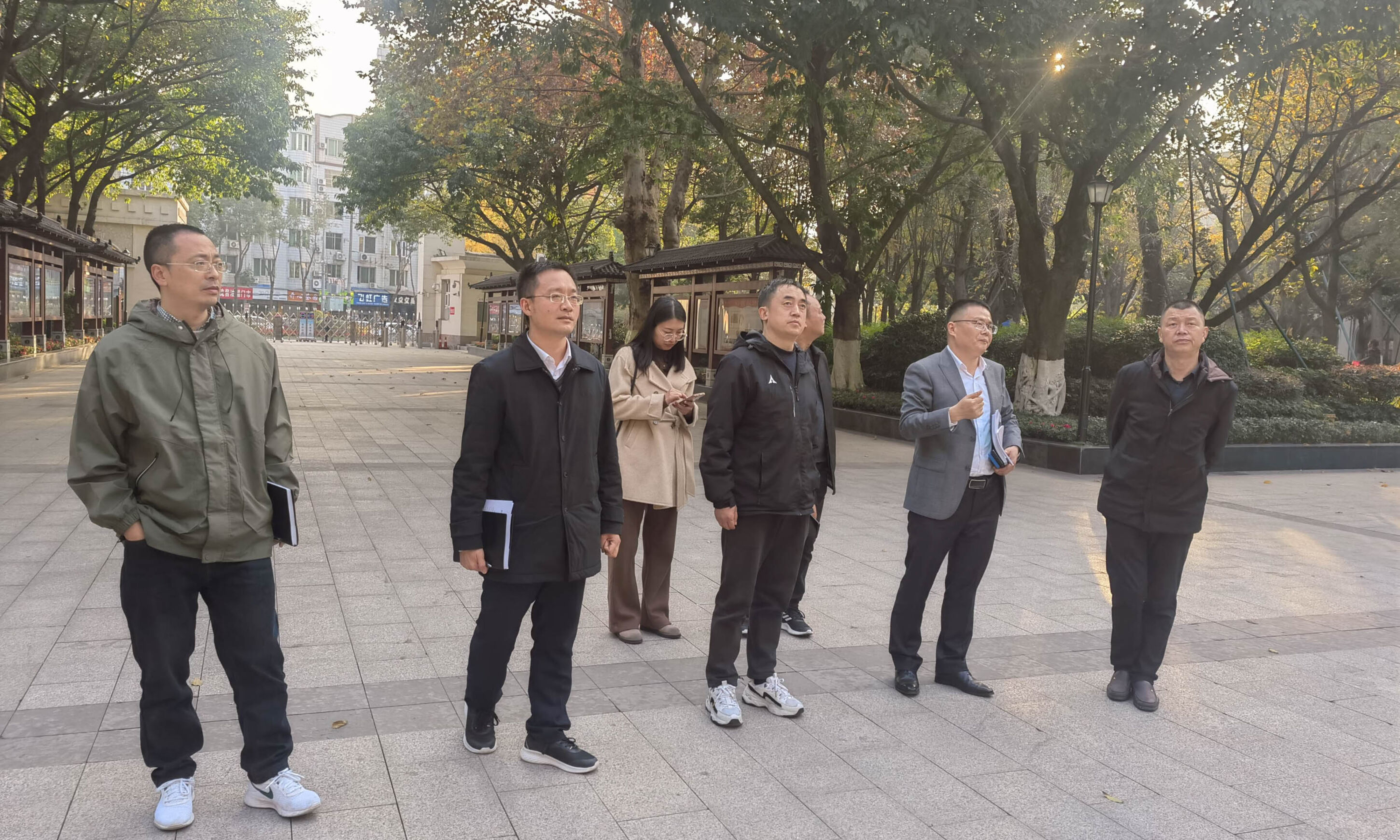 熱誠(chéng)接待崇慶中學(xué)領(lǐng)導(dǎo)團(tuán)隊(duì)