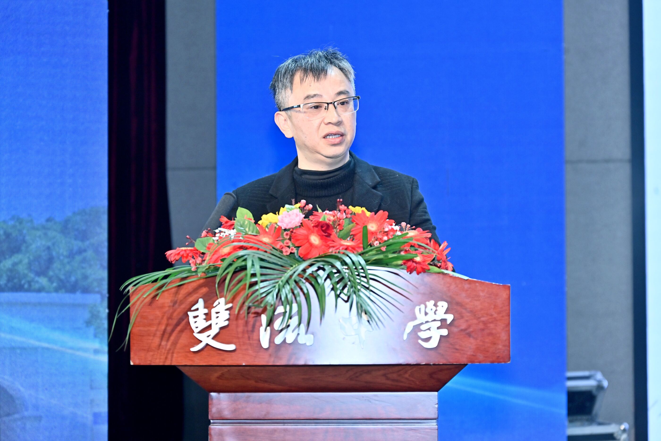 雙流中學(xué)數(shù)學(xué)組組長曹軍才分享教研組建設(shè)