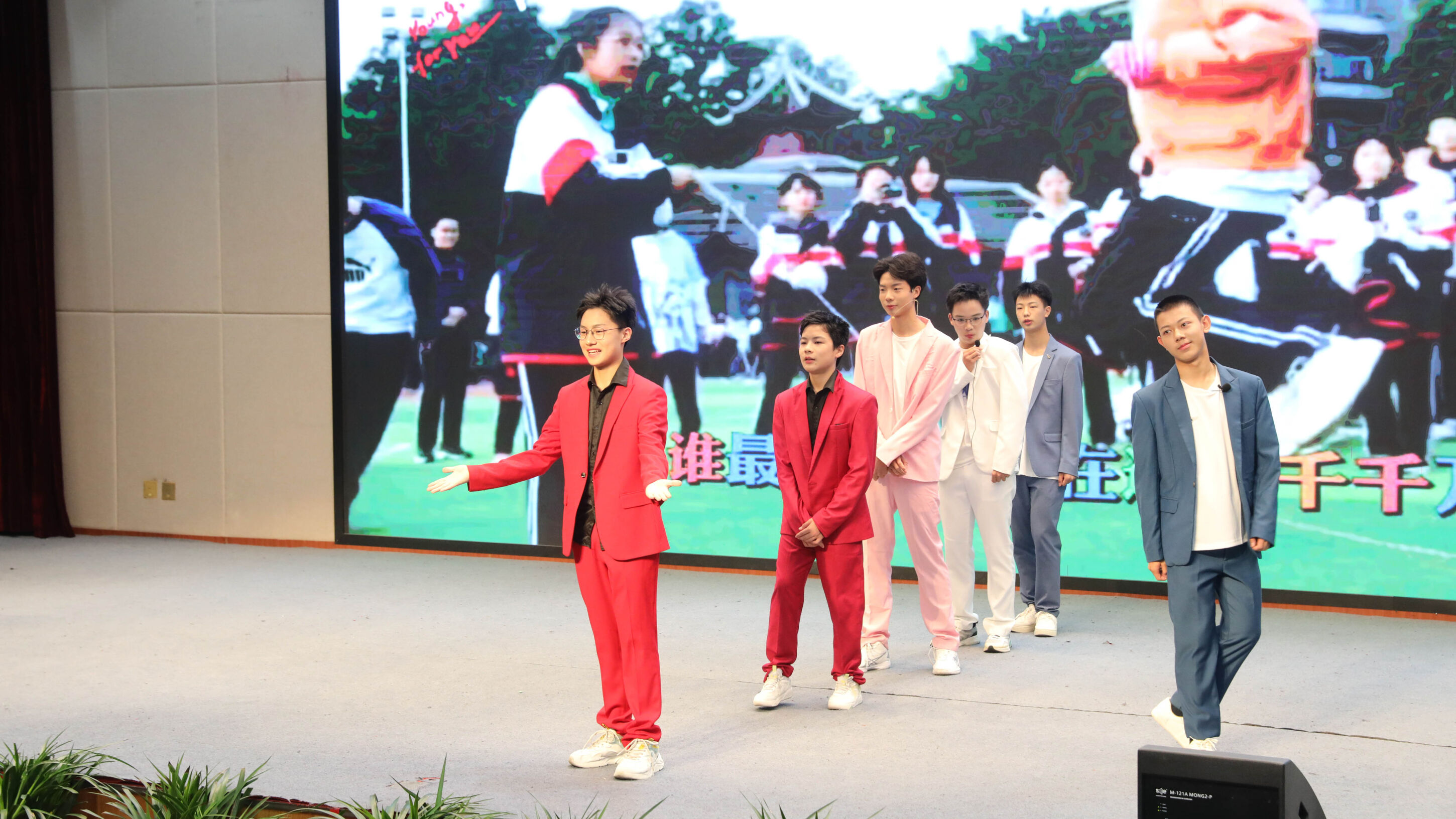 圖4 同學(xué)們用歌聲表達感激